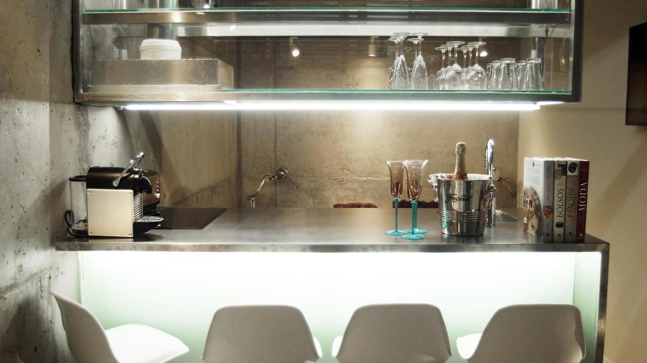 My Space Barcelona Pool City Center Buitenkant foto